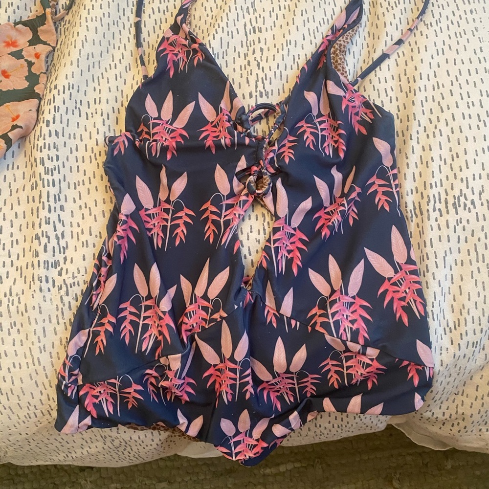 Acacia Kokomono Size Medium